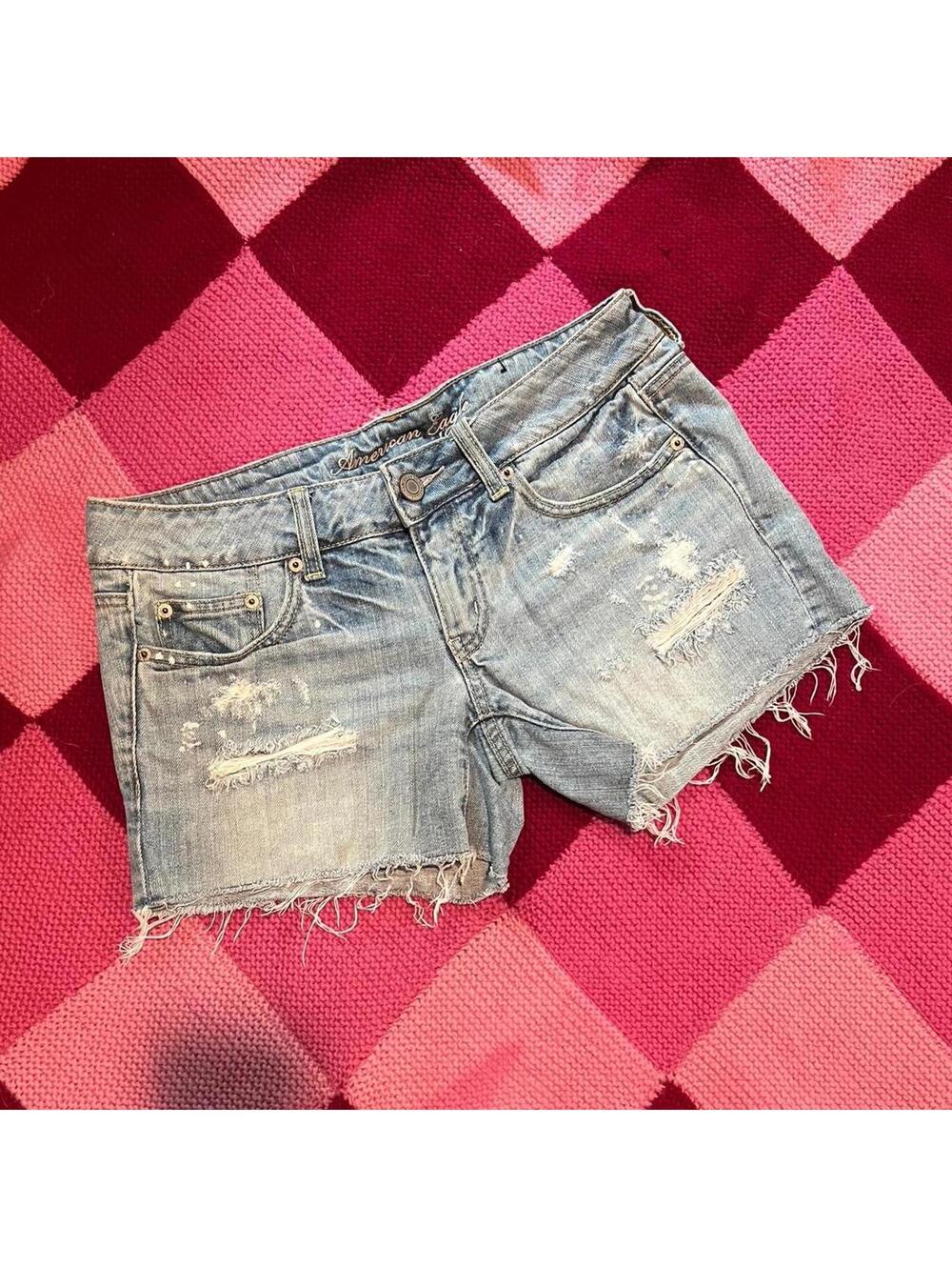 y2k vintage light wash distressed denim shorts